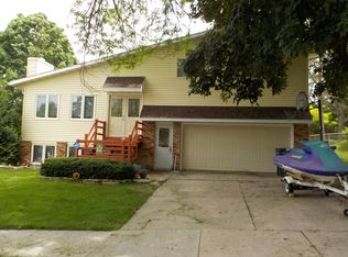 951 28th St NW, Rochester, MN 55901