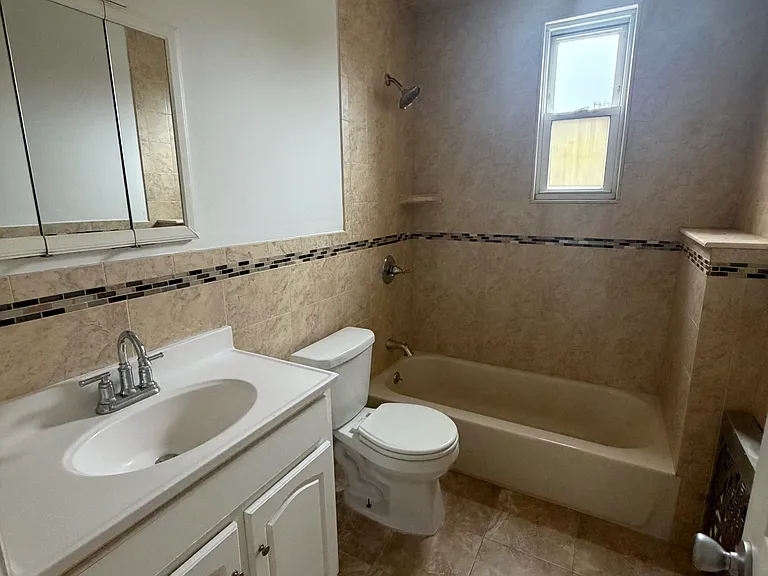 2550 Cropsey Ave #2B — Photo 9