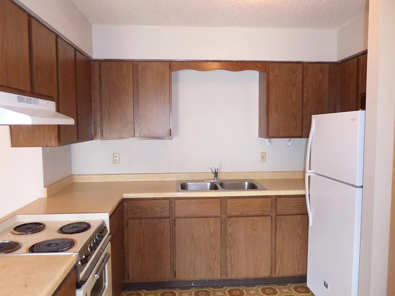 2604 4th Ave NE #9 — Photo 3