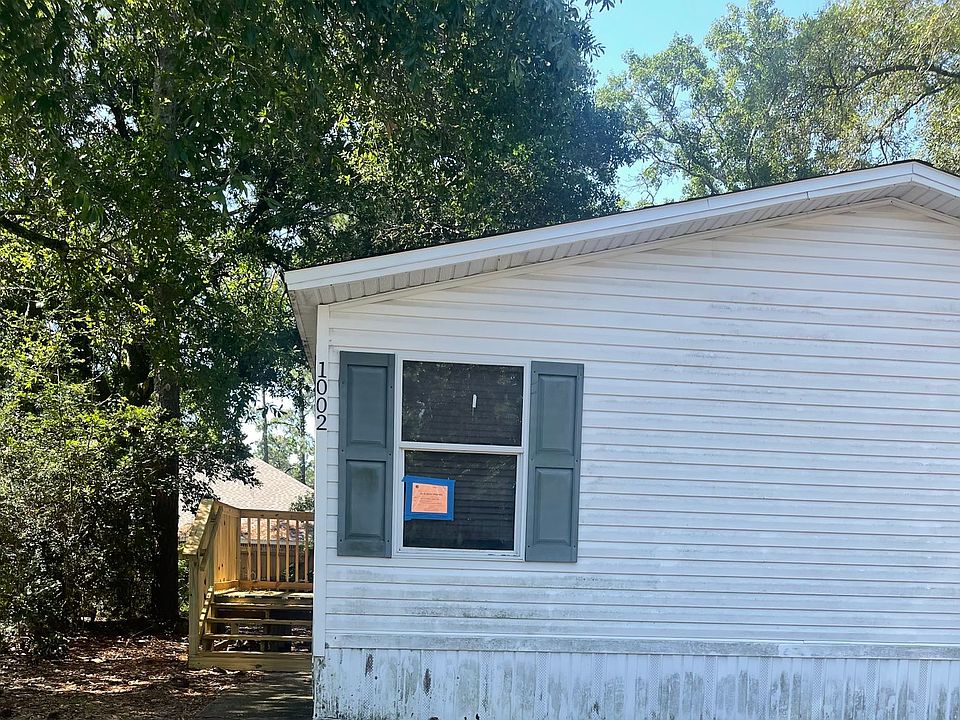 1st image of 1002 Everglade Dr