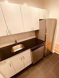 Rented by Metropolis Real Estate of Manhattan