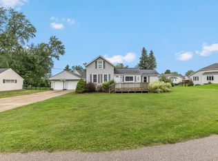 9915 Perry St, Zeeland, MI 49464