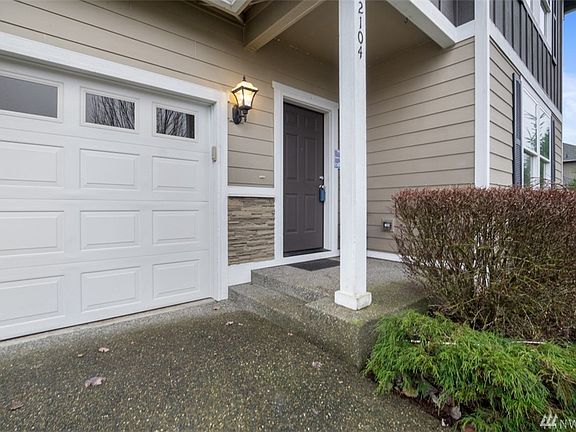 3rd image of 2104 182nd St E