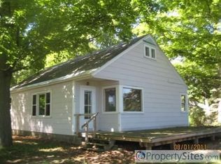 631 W Lake St, Harbor Springs, MI 49740