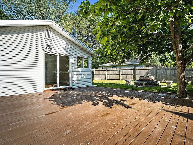 8 Carver Rd — Photo 24