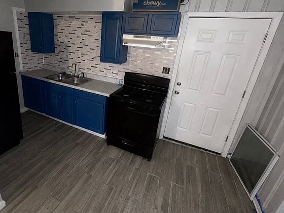 3rd image of 43 1/2 Eleanor Ave