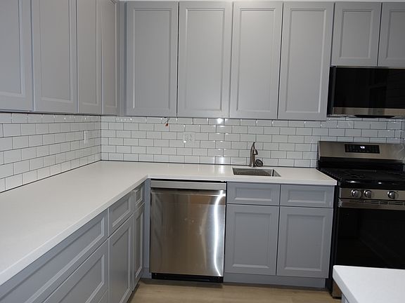 3rd image of 601 W 136th St #15A