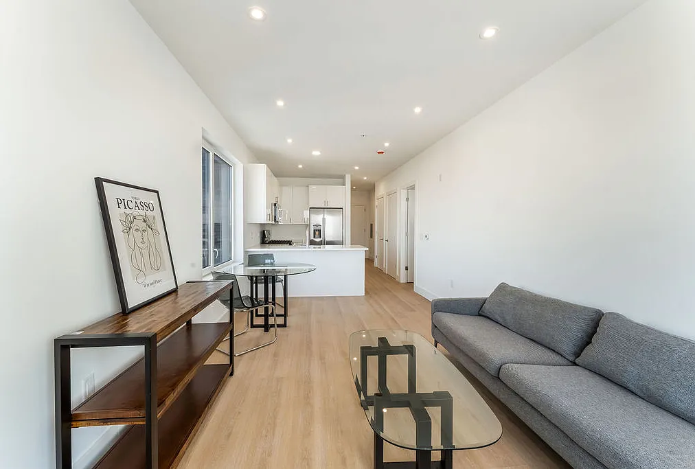 2 bed, 1200 sqft, $3,300 — Photo 3