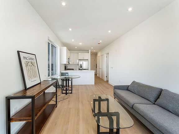 3rd image of 3321 Liberty Ave #401