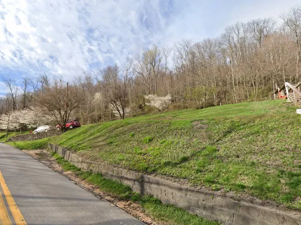 20 Addison St, Grafton, WV 26354