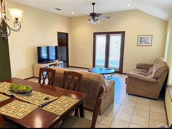 5th image of 3427 Los Lagos Dr