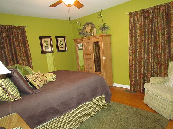 Bedroom #1