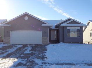 7421 W 52nd St, Sioux Falls, SD 57106