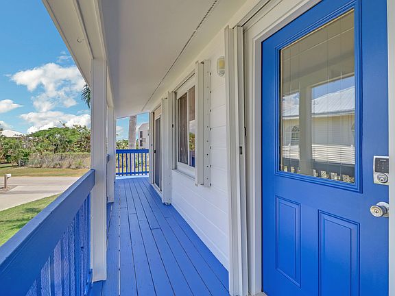 Dedicated stairs and entry-way.