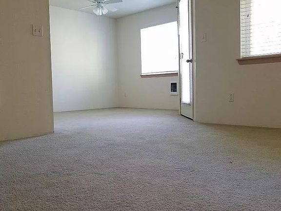4th image of 1005 SE 136th Ave APT 39