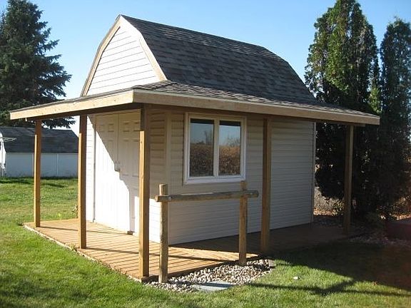 2nd image of 1687 Oakwood Dr