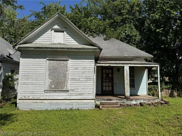 915 S 10th St, Fort Smith, AR 72901