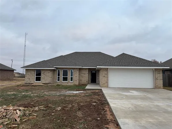 3320 Continental Ct, Altus, OK 73521