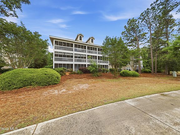 3rd image of 3350 Club Villas Dr #1103