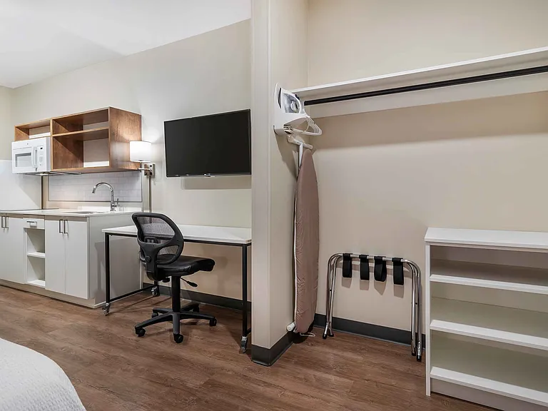 Studio Suite - 1 Queen Bed