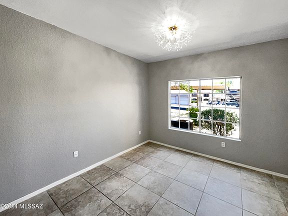 5th image of 1500 E Pusch Wilderness Dr Unit 8103