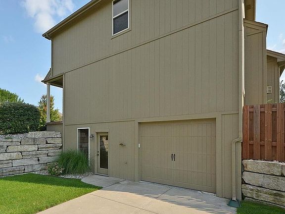 3rd image of 9032 N Bales Ave