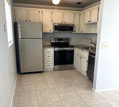 2nd image of 1225 NW 21st St Unit 14-1409