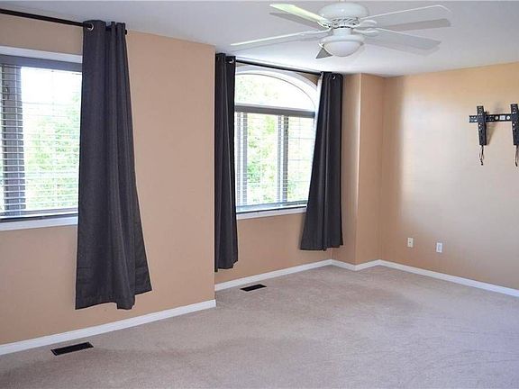 2nd image of 122 Foxborough Dr