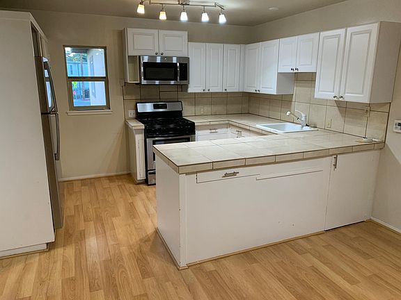 3rd image of 592 Channing Ave #592