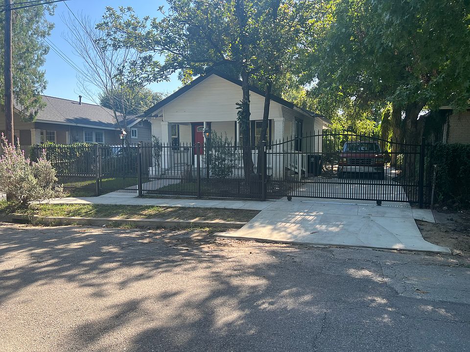 2 Bedroom /1 Bath with full Bidet and Rain Shower / New Flooring / Private Automatic Gate