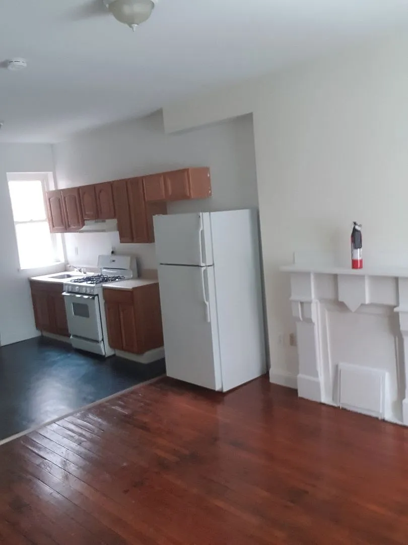 3 bedroom/ 2 bath - home located in South West Philly — Photo 4