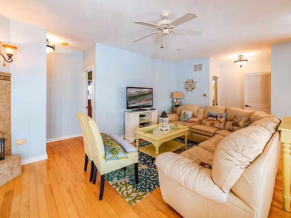 4th image of 816 Aldrich Rd #1
