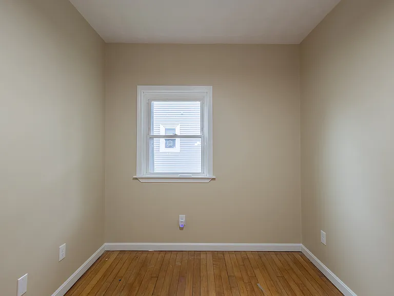 27 Margin St #1 — Photo 9
