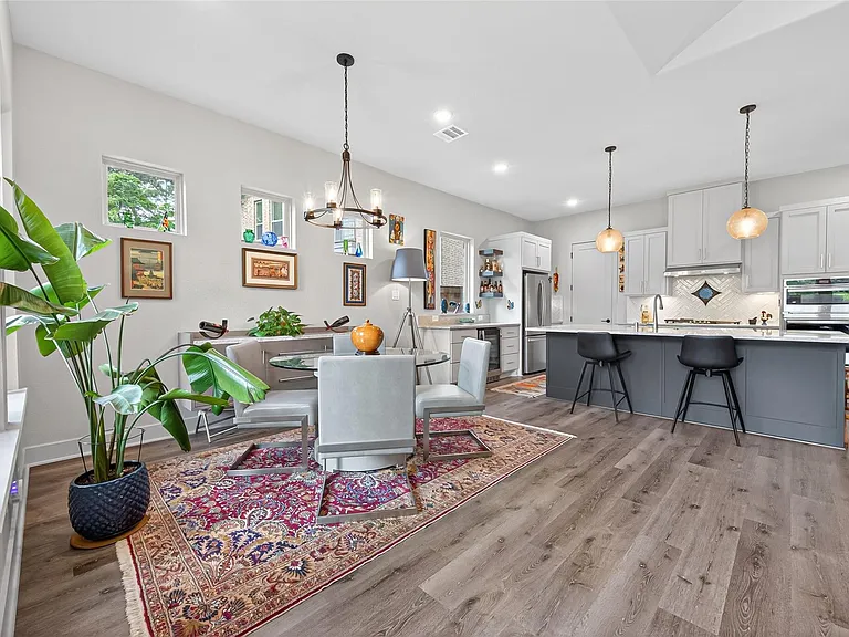 9979 Pebble Glen Dr — Photo 10