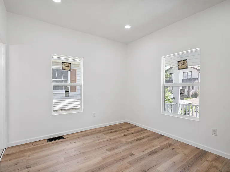 1009 N Indiana Ave — Photo 11