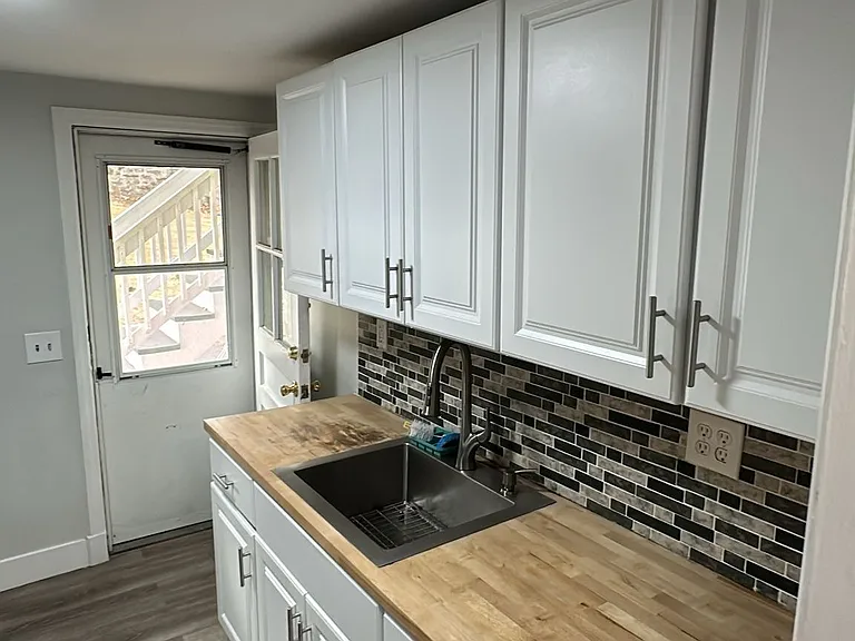 30 Foster St — Photo 2