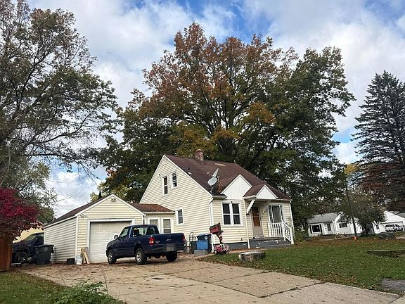 3rd image of 726 Morningview Ave