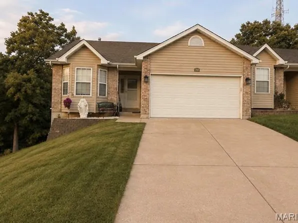 200 Meadowview Dr, Warrenton, MO 63383