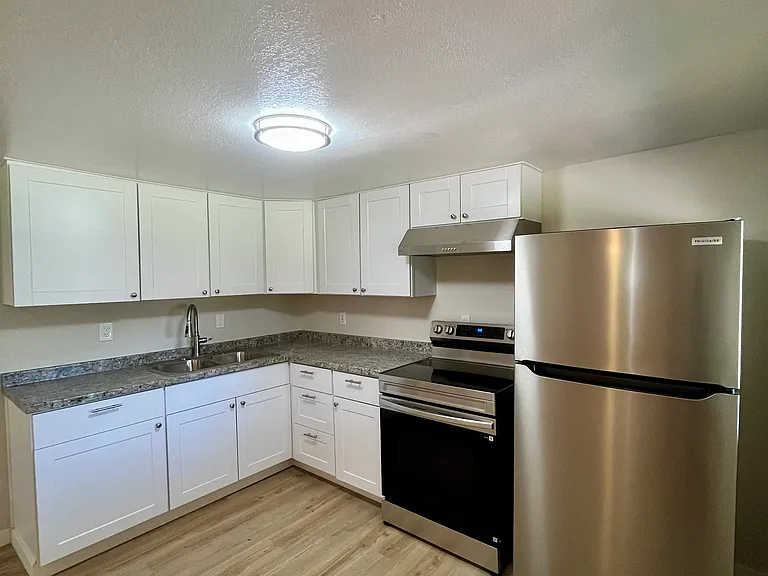 105 Front St S #9 — Photo 2
