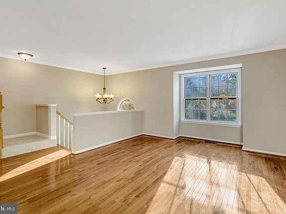 5th image of 13708 Glassford Pl