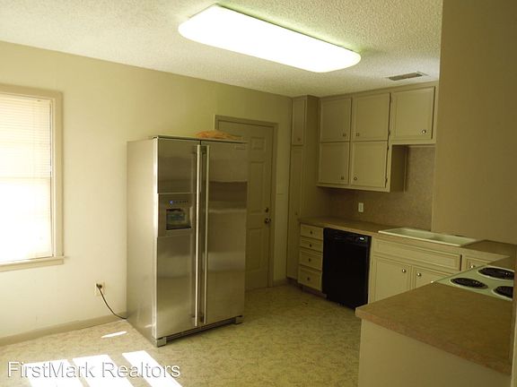 4th image of 4901 41st St