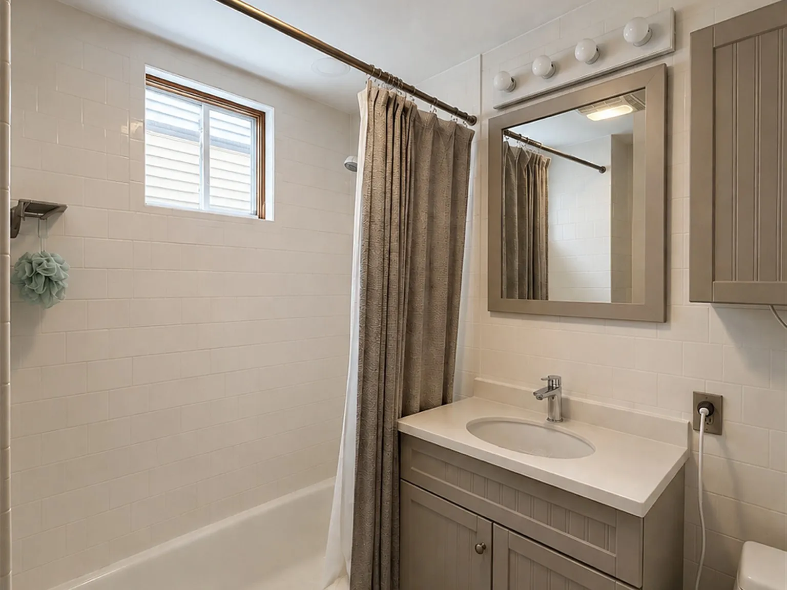 2 bed, 800 sqft, $3,000 — Photo 1