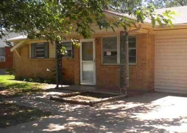 1st image of 1115 W Cornelia Ave