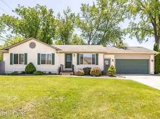 3103 Crooks Rd, Rochester Hills, MI 48309