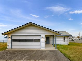2310 Dover Dr, Anacortes, WA