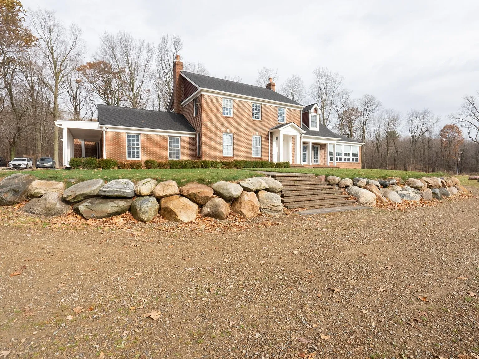 4 bed, 3.5 bath, 4955 sqft, $5,250 — Photo 3