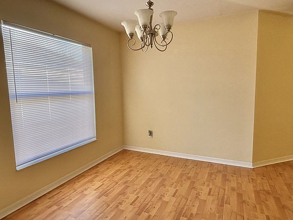 4th image of 1525 Indian Oaks Trl