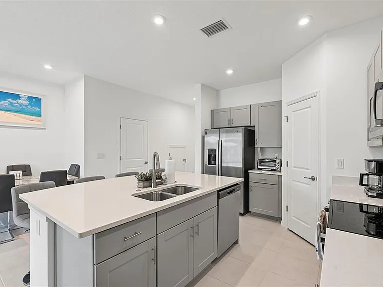 5725 Haven Ter — Photo 11