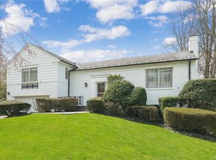 16 Taunton Rd E, Scarsdale, NY 10583