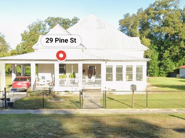 29 Pine St, Hazlehurst, GA 31539